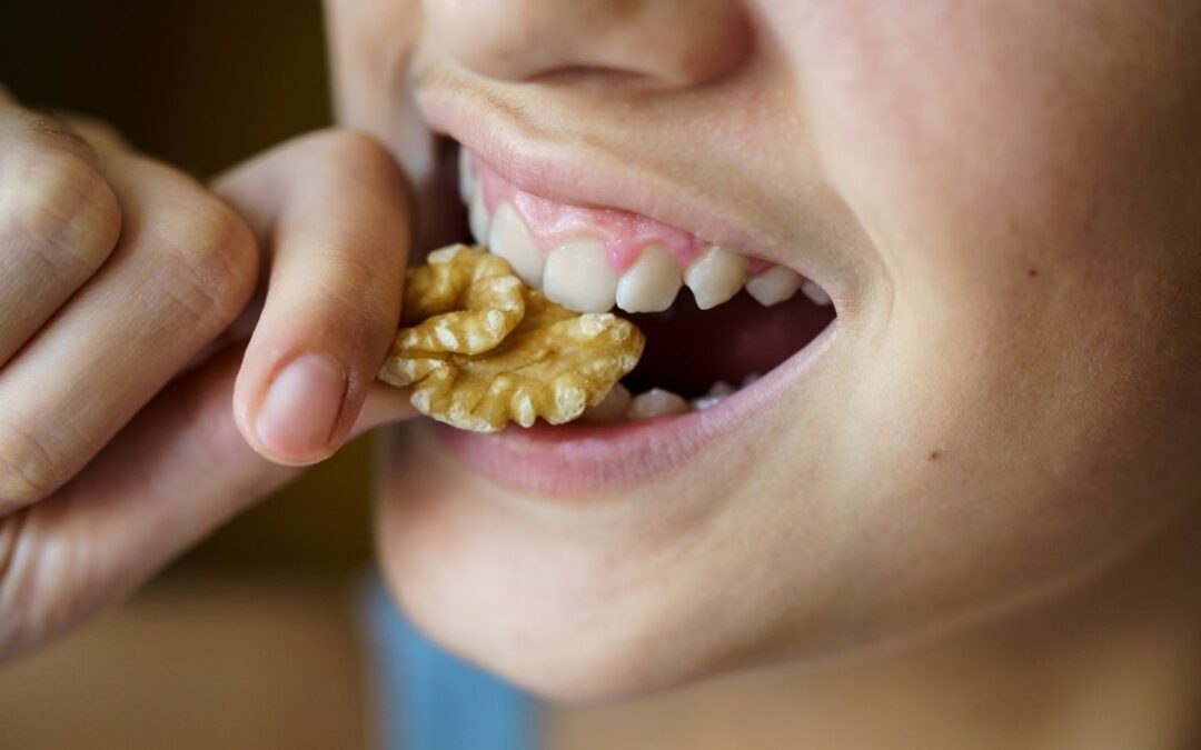 Why Does Your Tooth Hurt When You Bite Down? Common Causes Explained